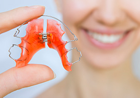 https://www.drmahabubsdentalcare.com/wp-content/uploads/2021/10/Ortho_Removable_Appliances.jpg